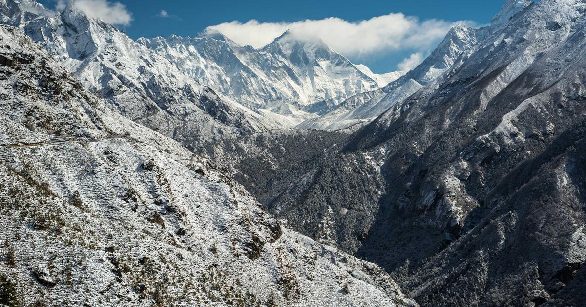 Mengoptimalkan Penggunaan Teknologi Big Data untuk Meningkatkan Analisis Bisnis