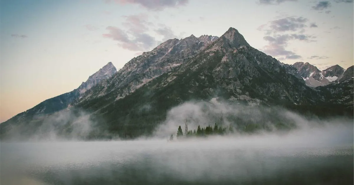 Mengoptimalkan Penggunaan Teknologi Berbasis Data untuk Meningkatkan Keputusan Bisnis di Indonesia